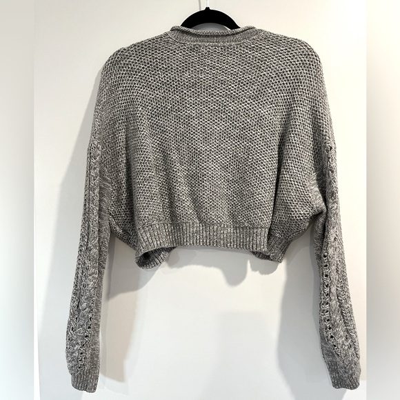 Urban Outfitters Grey Knit Cropped Sweater Size S - Picture 2 of 2